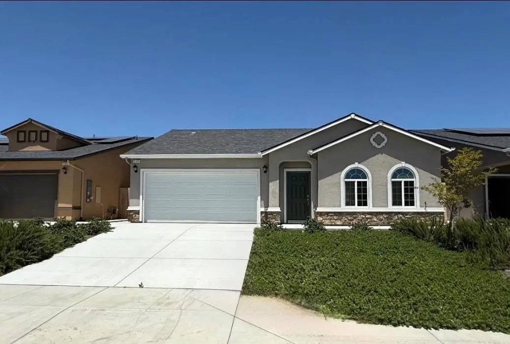 1105 E Orange Street, Avenal, CA 93204 - #1