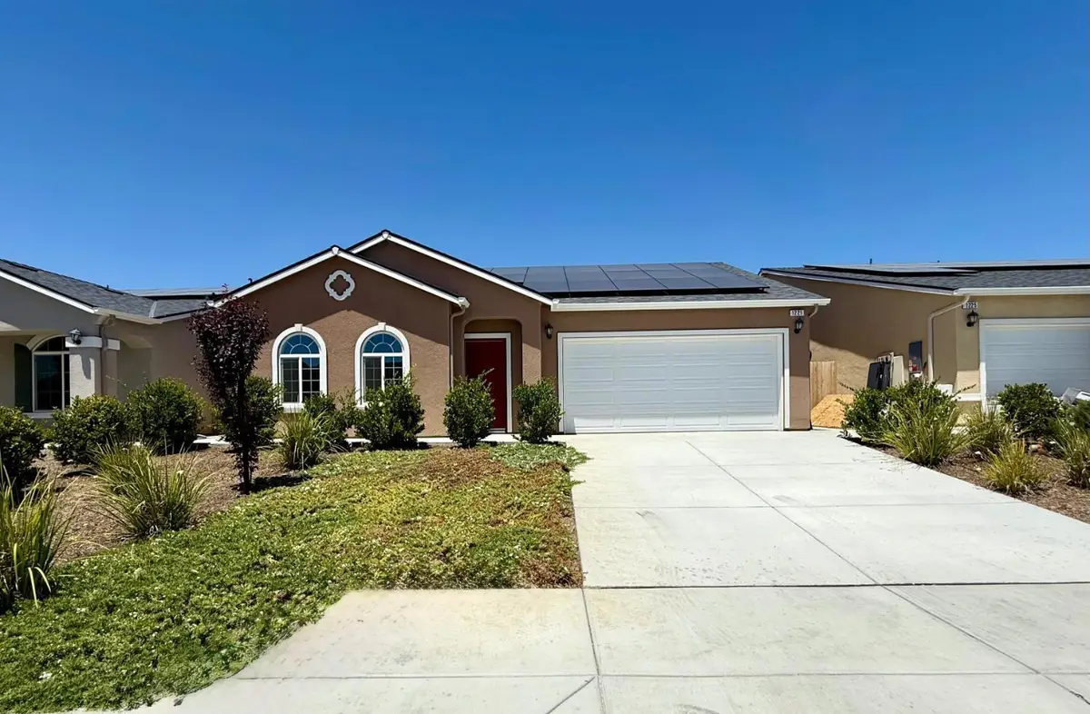 1221 E Orange Street, Avenal, CA 93204 - #1