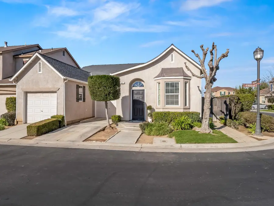 611 W Venice Lane, Clovis, CA 93619 - Image #2