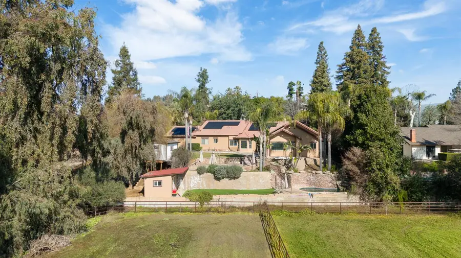 915 S Strathmore Avenue #I, Lindsay, CA 93274 - #2