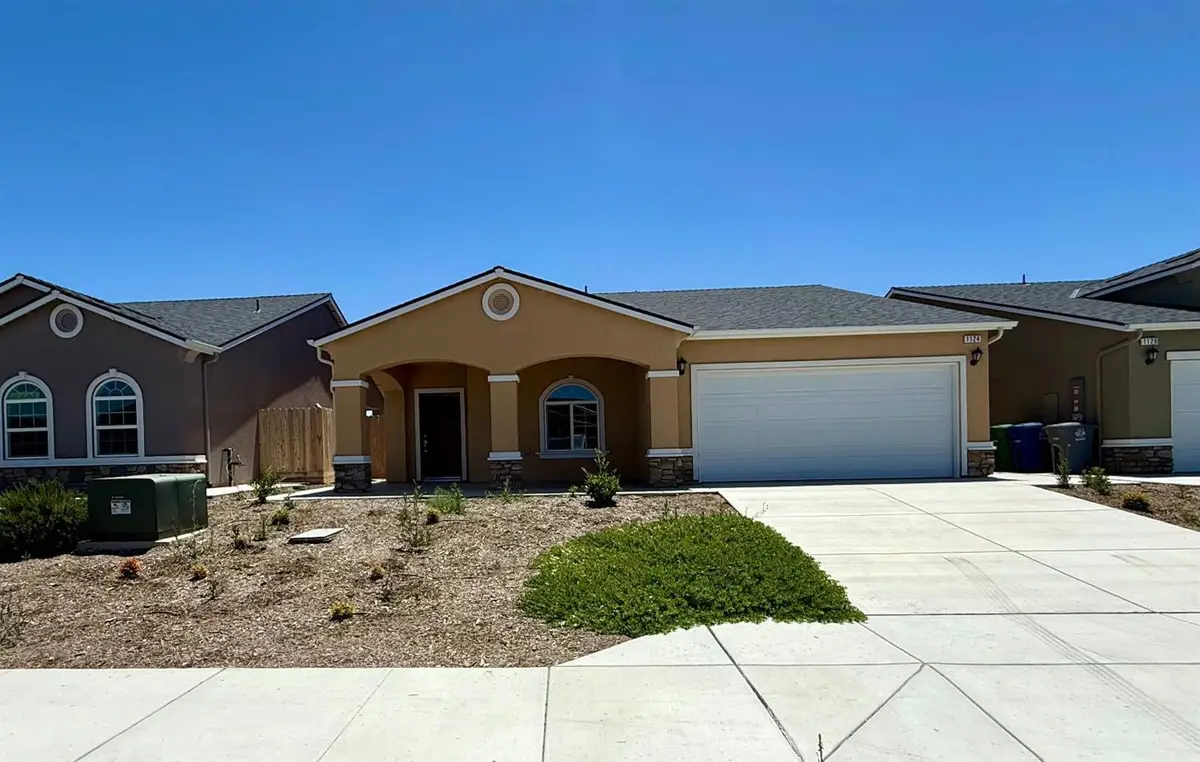 1124 E Orange Street, Avenal, CA 93204 - #1