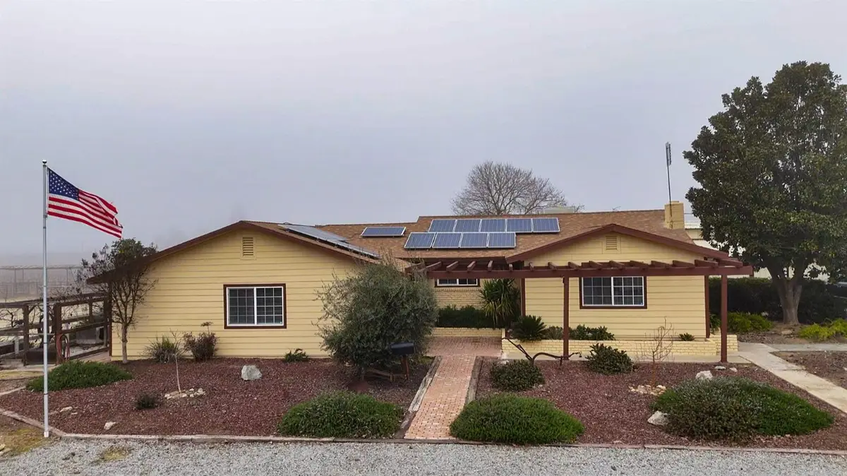 2104 W Magnolia Avenue, Caruthers, CA 93609 - #1