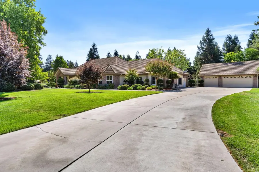 10595 E San Felipe Avenue, Clovis, CA 93619 - Image #2