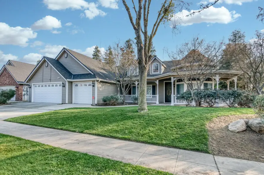 366 W Warwick Avenue, Clovis, CA 93619 - Image #2