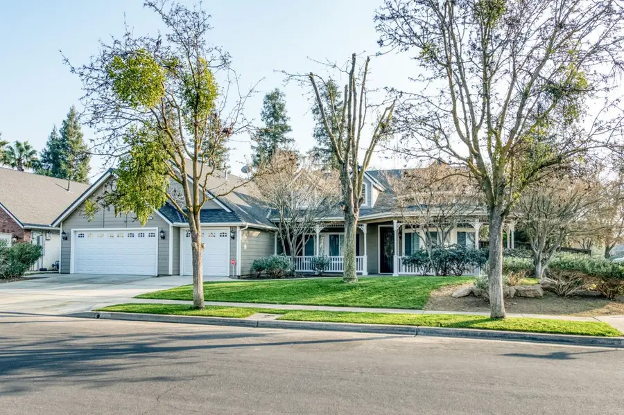 366 W Warwick Avenue, Clovis, CA 93619 - Image #3