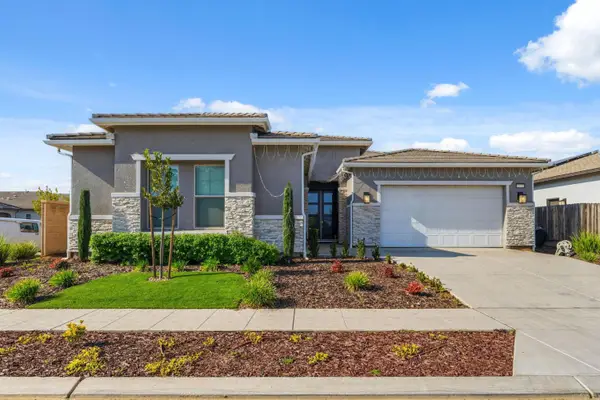 2721 N Armstrong Avenue, Fresno, CA 93727