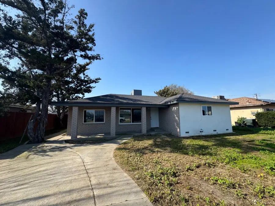 2002 N Woodridge Way, Hanford, CA 93230 - Image #2