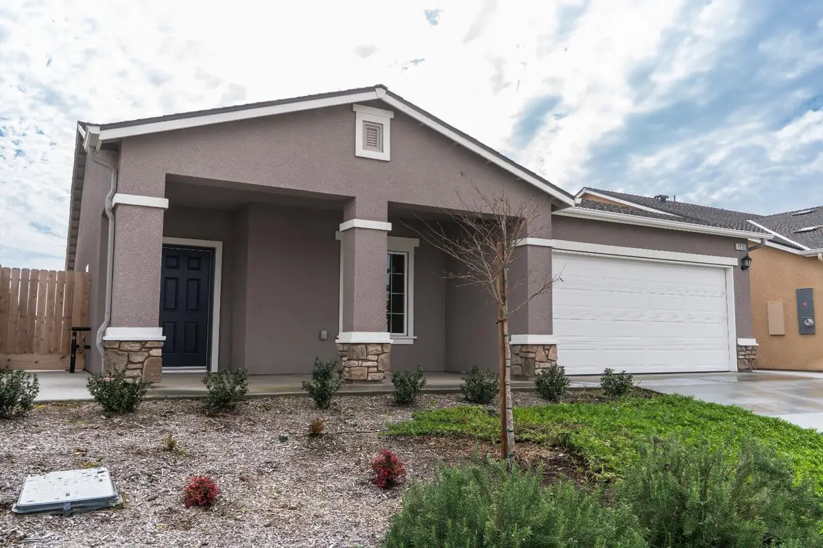 1212 E Orange Street, Avenal, CA 93204 - #1