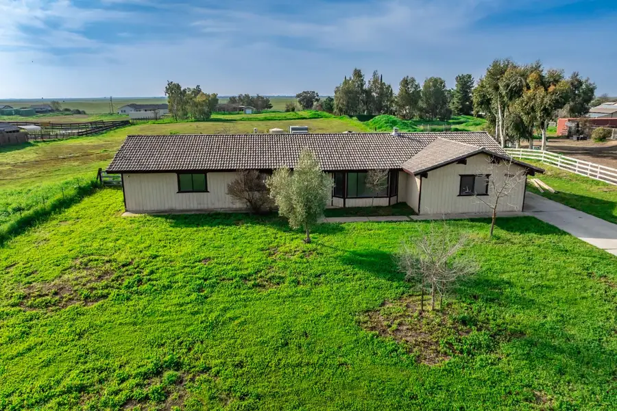 17232 Mark Road, Madera, CA 93636 - Image #2