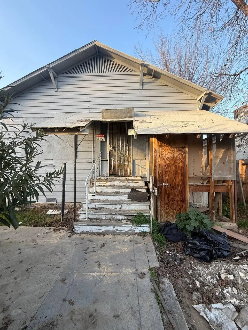 228 E Ivy Street, Hanford, CA 93230 - #1