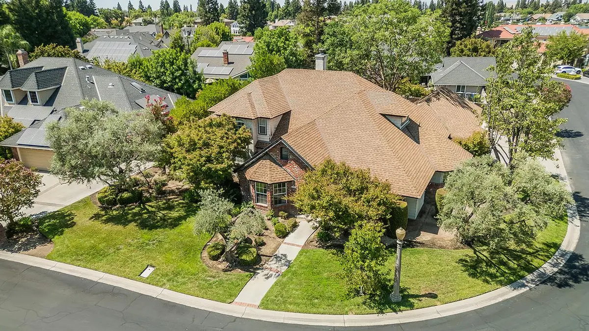 534 E Mariners Circle, Fresno, CA 93730 - #1