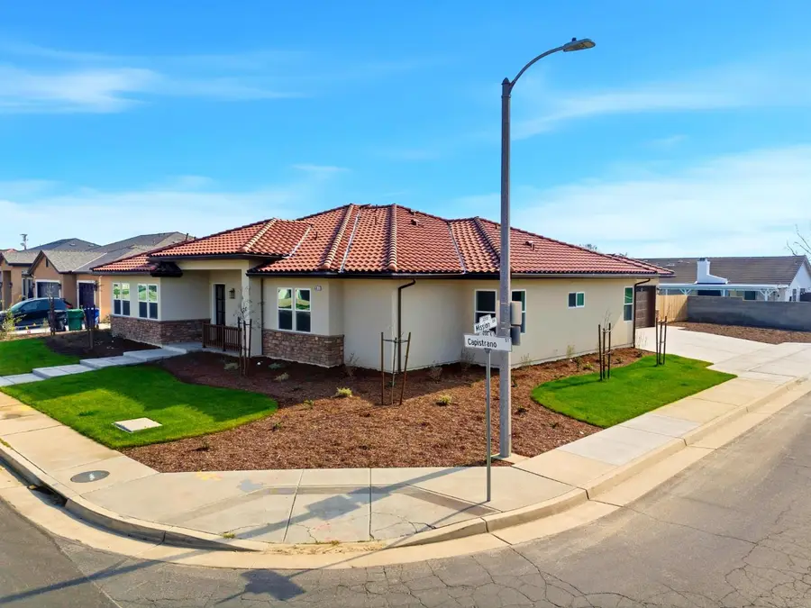 603 E Capistrano Street, Hanford, CA 93230 - #2