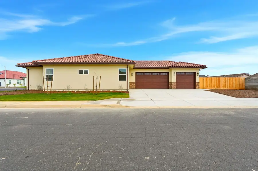 603 E Capistrano Street, Hanford, CA 93230 - #3
