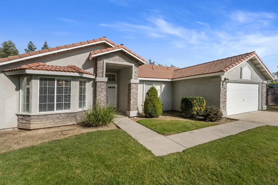 520 S Burgundy Street, Kerman, CA 93630 - Image #3