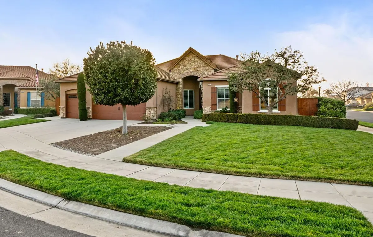 3652 Serena Avenue, Clovis, CA 93619 - Image #1