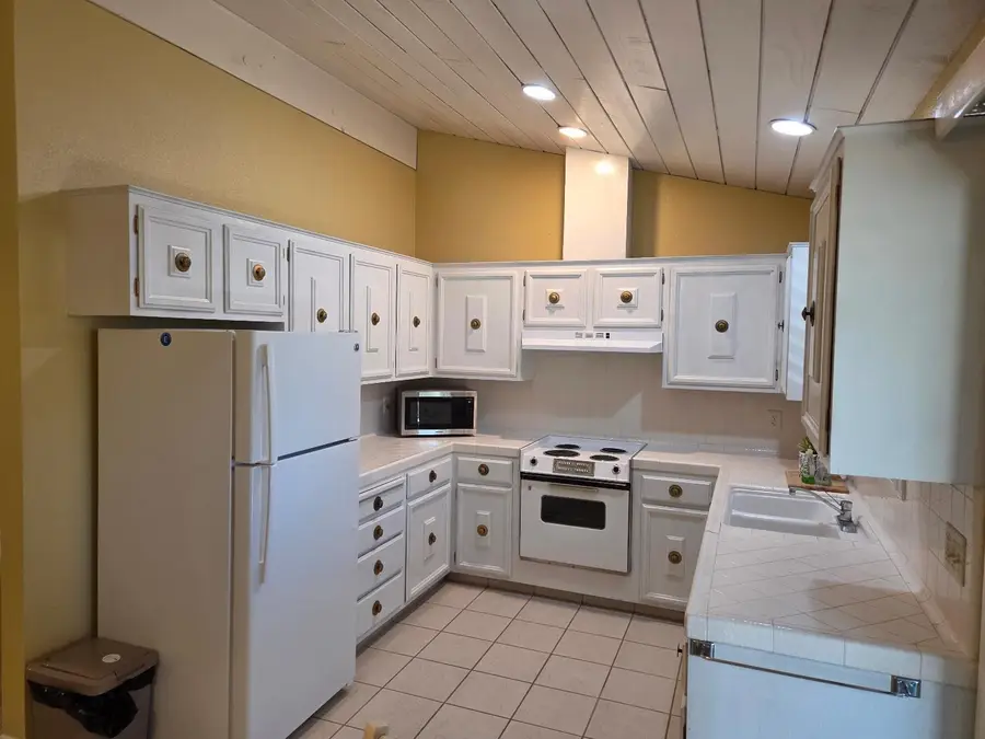 5076 N Wishon Avenue #A, Fresno, CA 93704 - Image #2