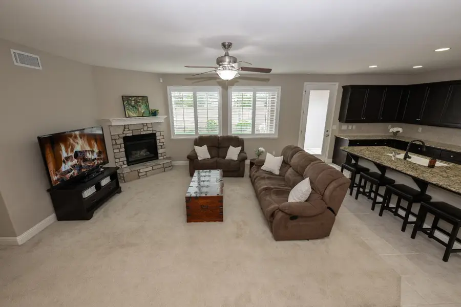 1638 N Mcpherson Lane, Clovis, CA 93619 - Image #3