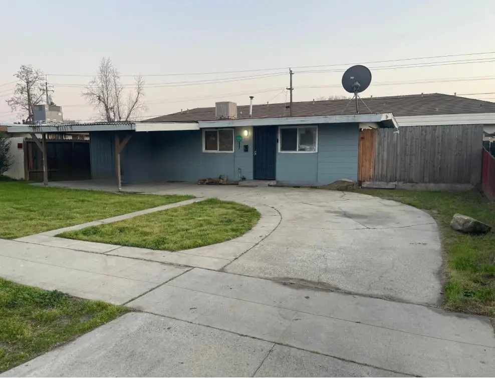 2326 E Hampton Way, Fresno, CA 93726 - Image #1