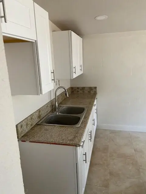 2326 E Hampton Way, Fresno, CA 93726 - Image #2