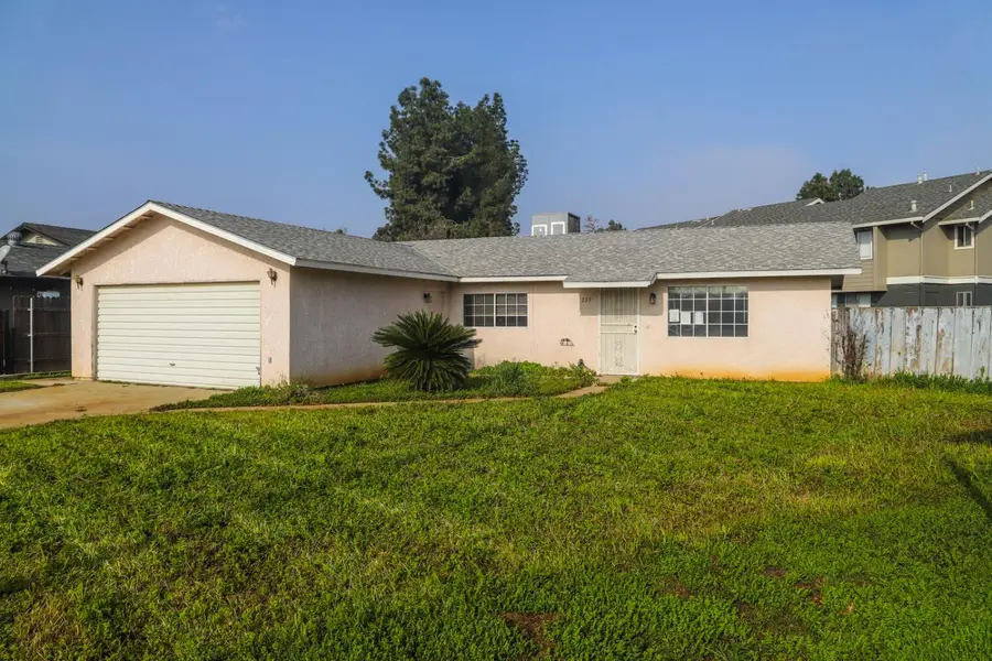 223 S Kady Avenue, Reedley, CA 93654 - #3