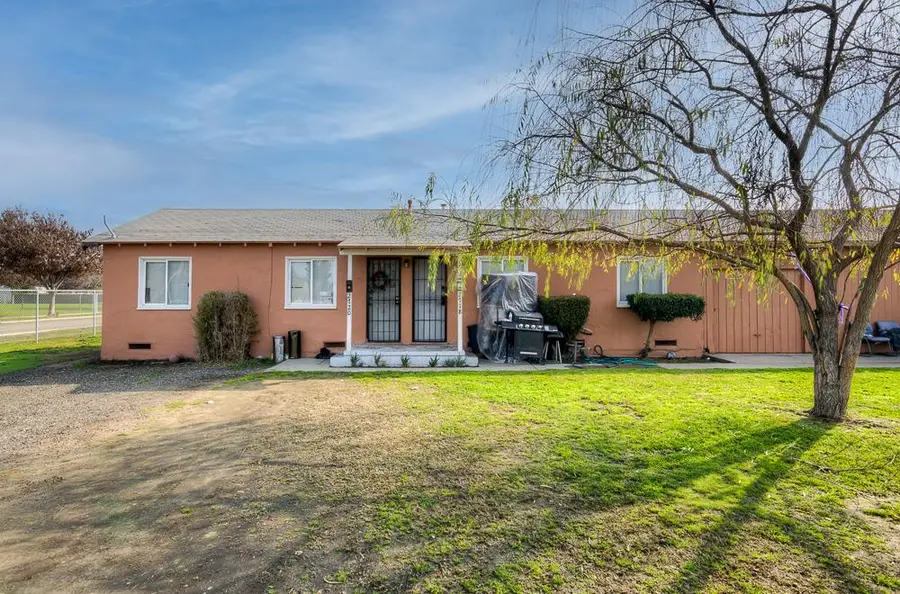 2702 E Hedges Avenue, Fresno, CA 93703 - Image #2