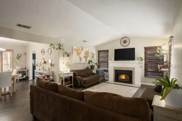 411 E Clinton Avenue, Fresno, CA 93704