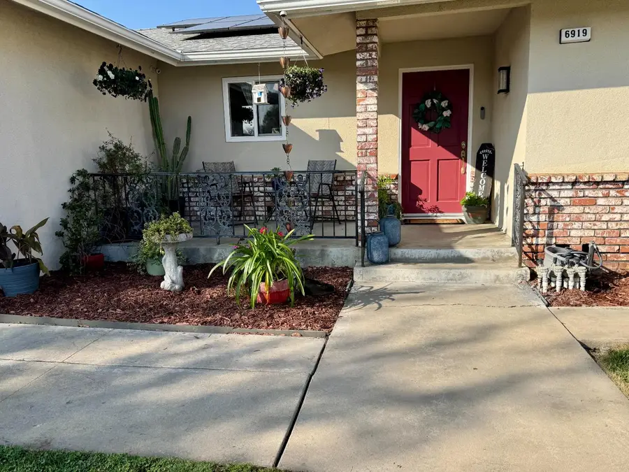 6919 N Rowell Avenue, Fresno, CA 93710 - #2