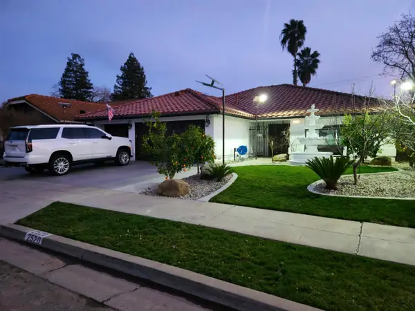 2520 Meadowrest Way, Madera, CA 93637