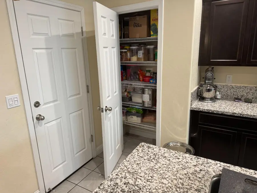 1726 Cleveland Street, Selma, CA 93662 - #3