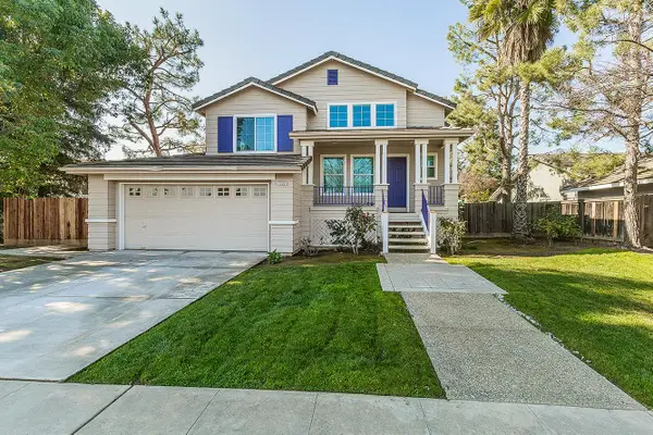 1322 Carson Avenue, Clovis, CA 93611