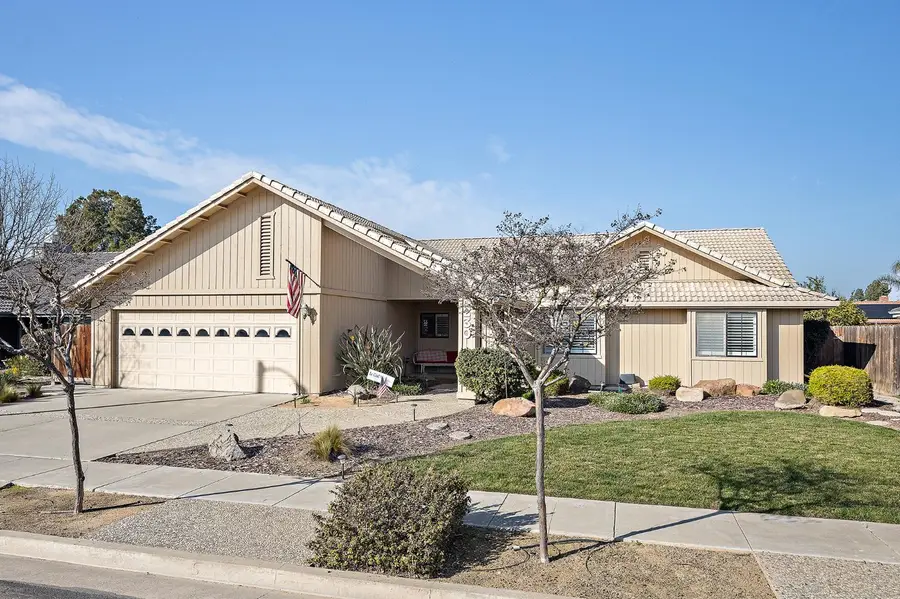 230 W Ash, Hanford, CA 93230 - #2