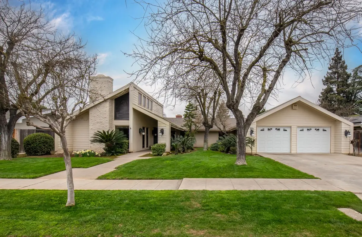 6271 N Prospect Avenue, Fresno, CA 93711 - Image #1