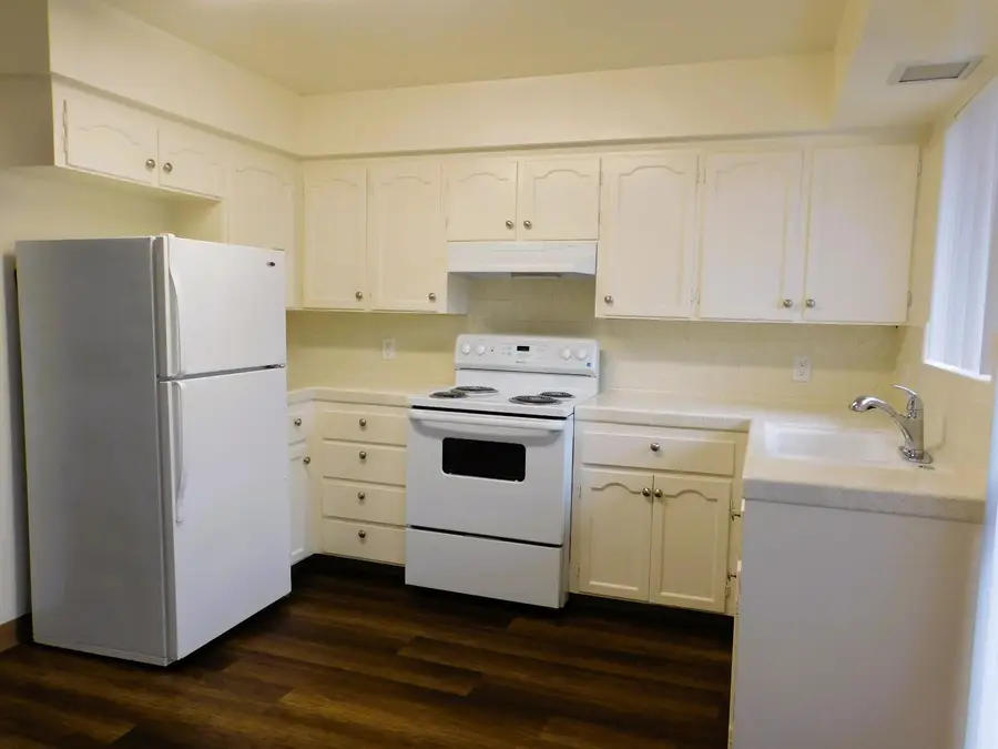 548 W Clinton, Fresno, CA 93728 - Image #2