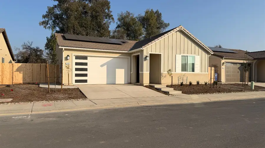 2153 N Renn Avenue, Clovis, CA 93619 - #2