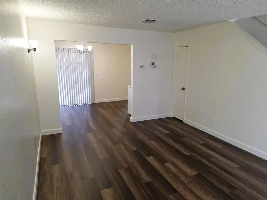 923 Minnewawa, Clovis, CA 93612 - Image #3