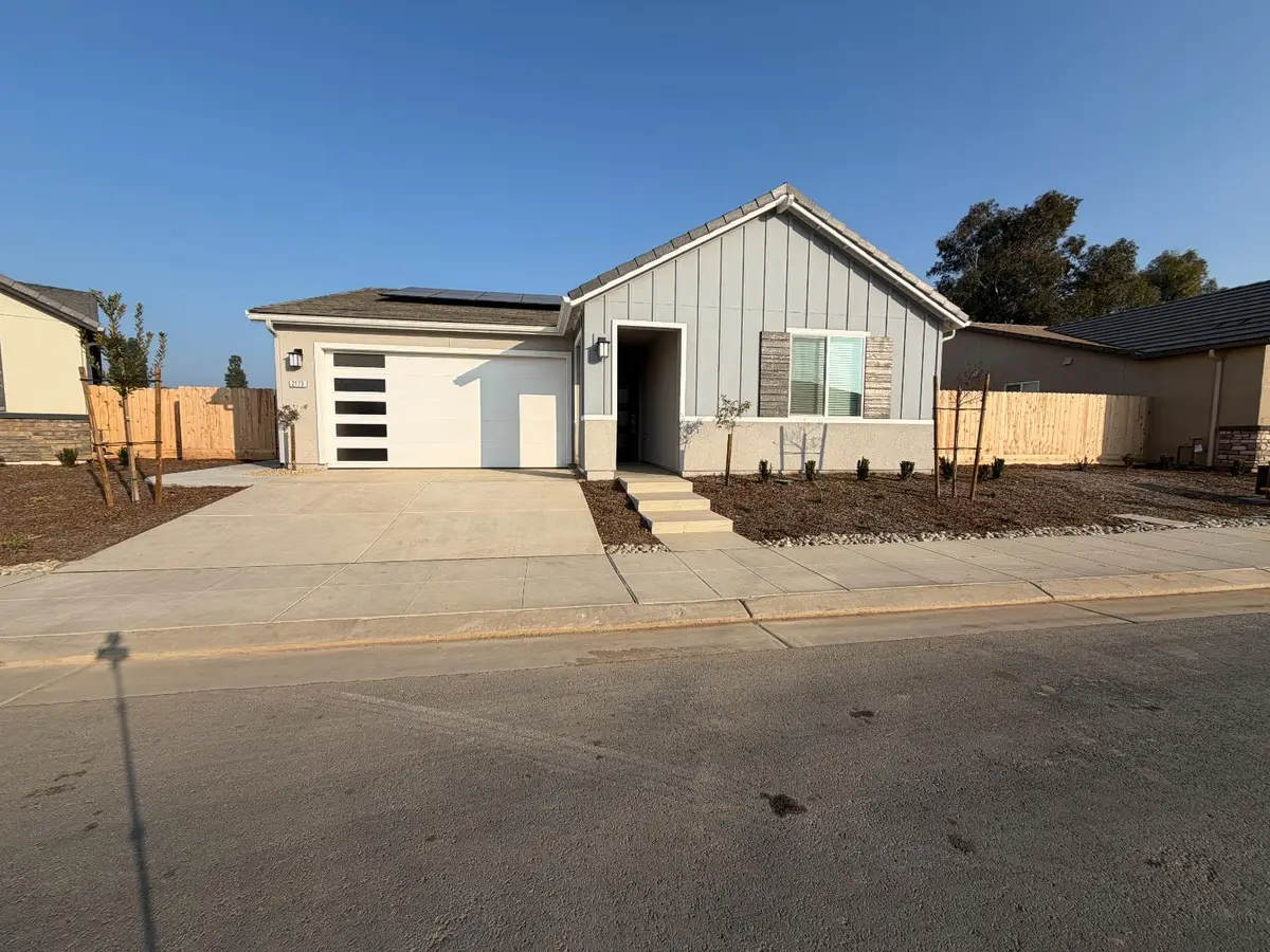 2173 N Renn Avenue, Clovis, CA 93619 - #1