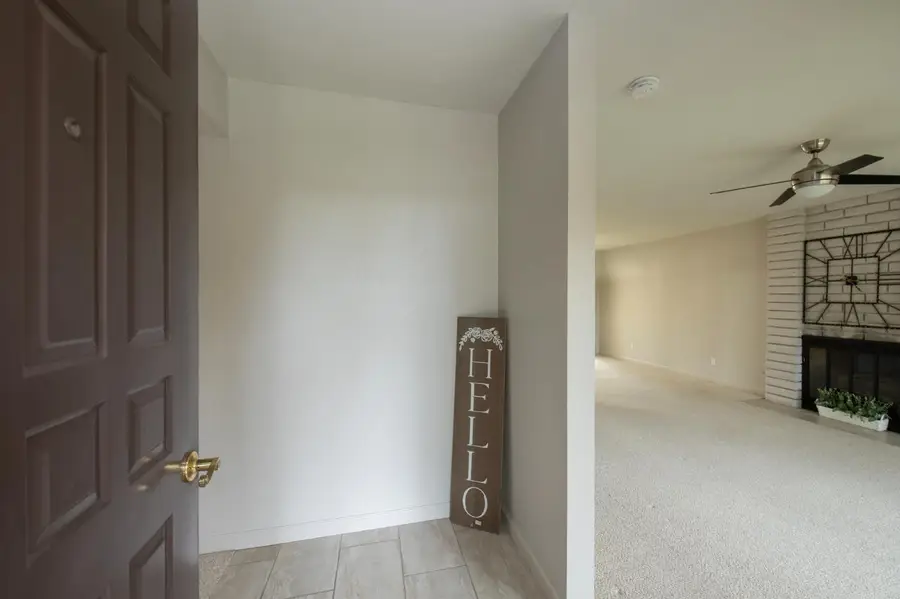 1703 W Santa Ana Avenue, Fresno, CA 93705 - Image #2