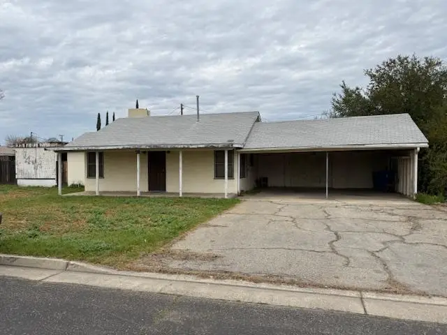 207 Howard Street, Clovis, CA 93612 - #1