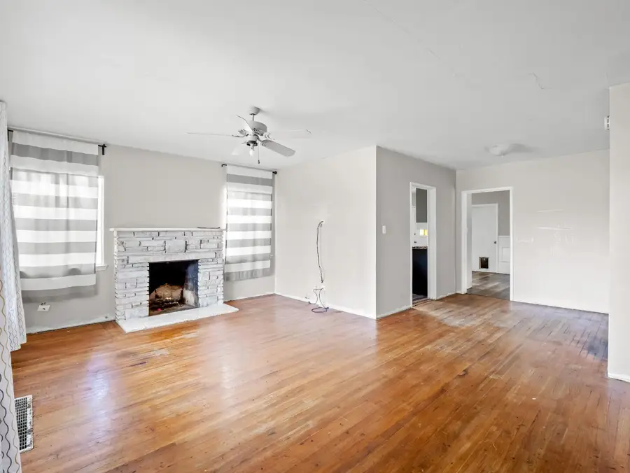 303 W Fedora Avenue, Fresno, CA 93705 - #3