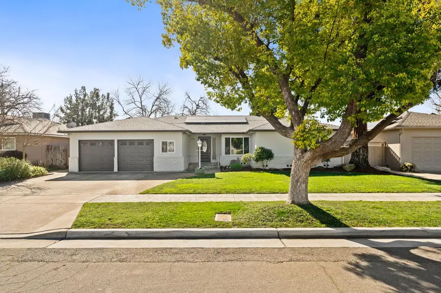 1711 E Stuart Avenue, Fresno, CA 93710 - #2