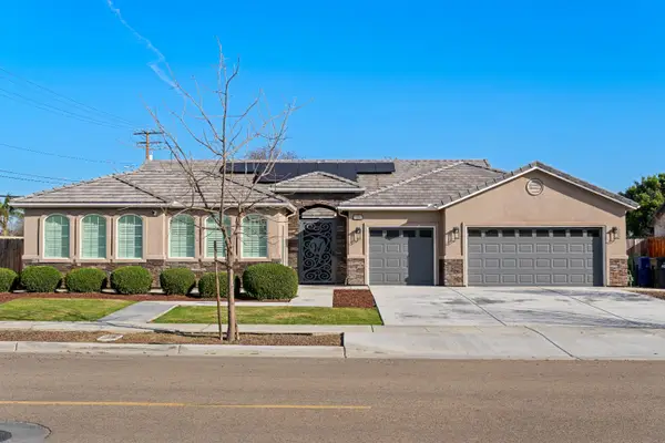 1684 W Berkshire Lane, Hanford, CA 93230
