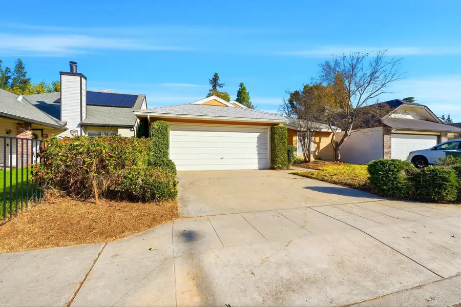 3662 W Harvard Avenue, Fresno, CA 93722 - #3