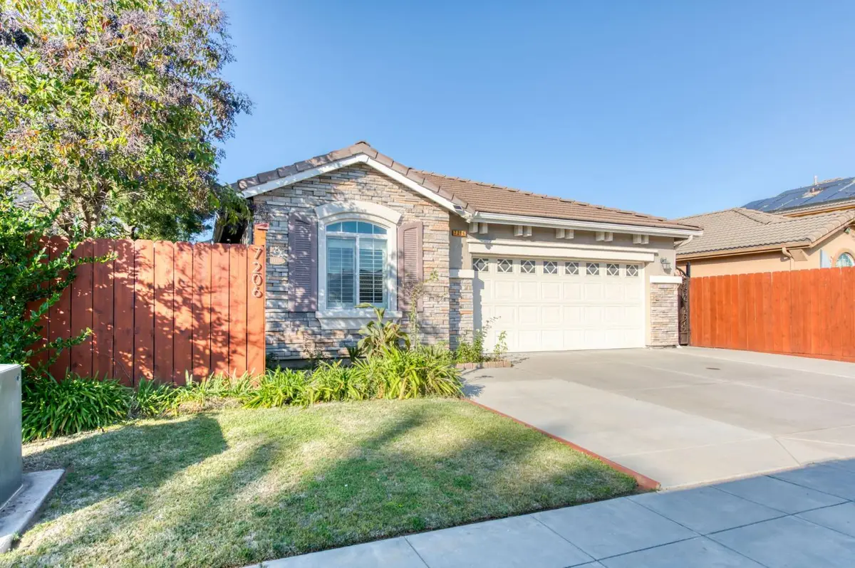 7206 E Dayton Avenue, Fresno, CA 93737 - #1