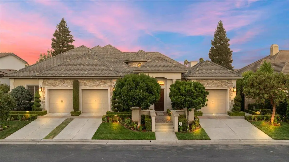 11350 N Glencastle Way, Fresno, CA 93730 - #1