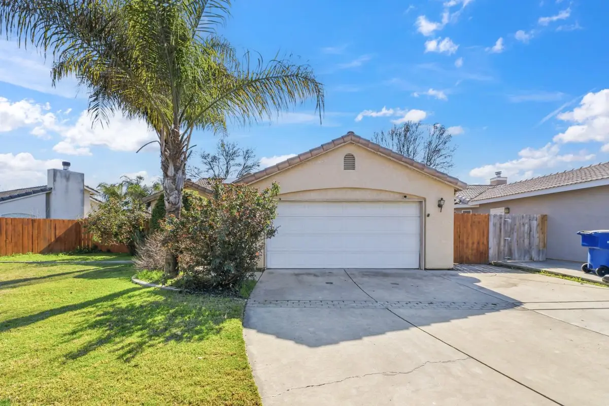 921 Don Medico Drive, Hanford, CA 93230 - #1