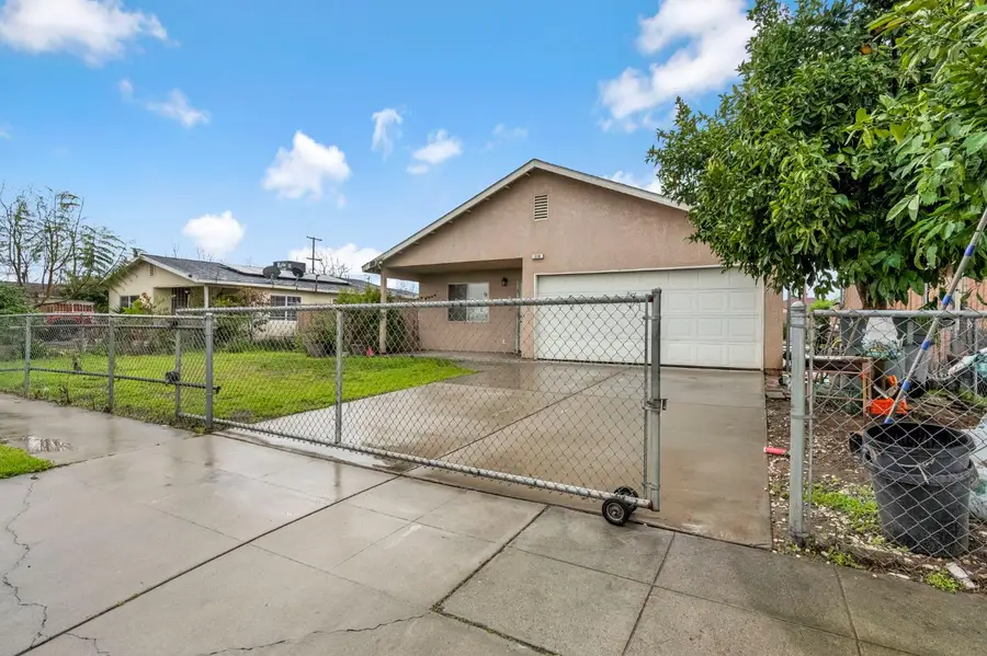 316 E Kaviland Avenue, Fresno, CA 93706 - #3
