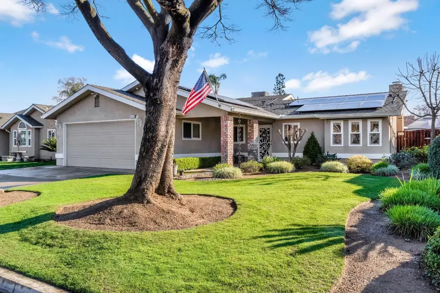 6156 N Constance Avenue, Fresno, CA 93722 - #2