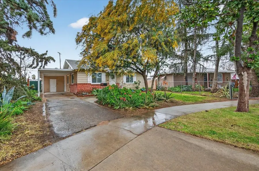 708 W Simpson Avenue, Fresno, CA 93705 - #2