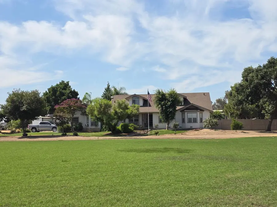 7301 Avenue 424, Dinuba, CA 93618 - #2