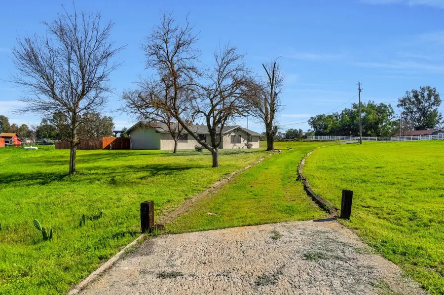 37055 Avenue 17 1/2, Madera, CA 93636 - #2